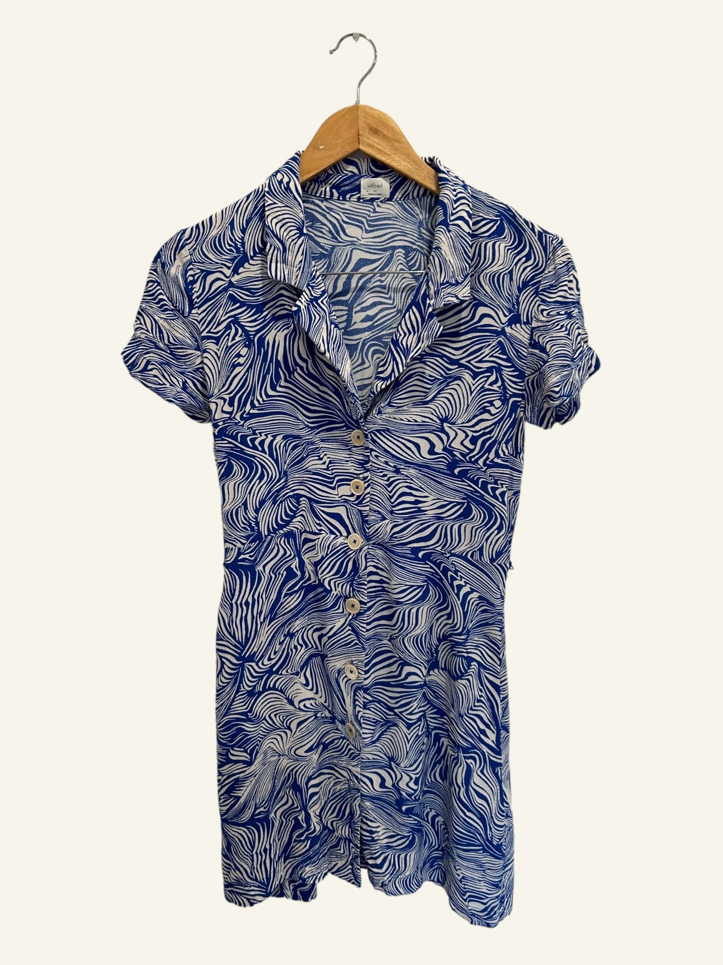 Aritzia - Robe chemise à boutons